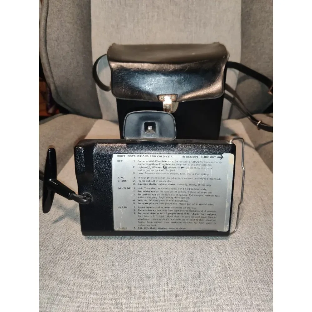 VINTAGE 1970s POLAROID THE COLORPACK CAMERA W/ CASE